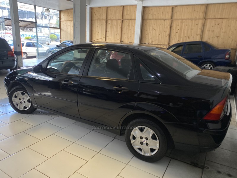 FOCUS 1.6 8V GASOLINA 4P MANUAL - 2006 - CAXIAS DO SUL
