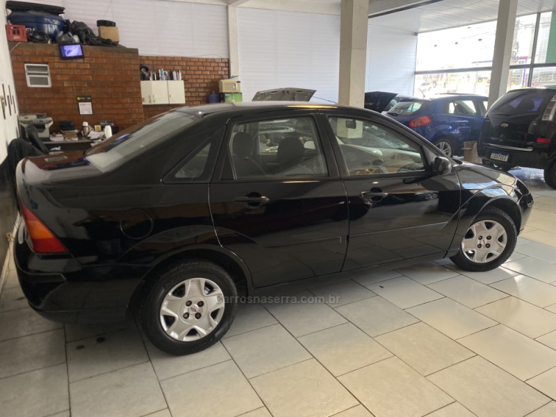 FOCUS 1.6 8V GASOLINA 4P MANUAL - 2006 - CAXIAS DO SUL