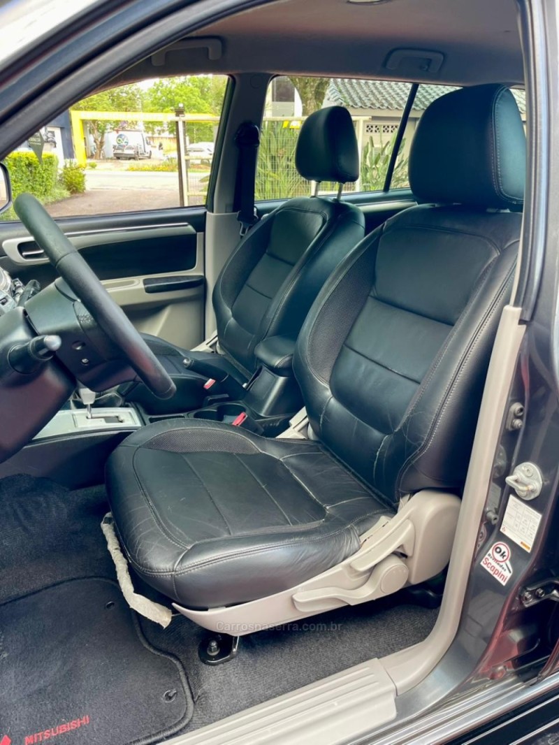 PAJERO DAKAR 3.2 HPE 4X4 7 LUGARES 16V TURBO INTERCOOLER DIESEL 4P AUTOMÁTICO - 2012 - ROLANTE