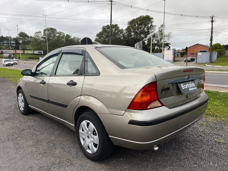 FOCUS 2.0 GLX SEDAN 16V FLEX 4P MANUAL - 2008 - FARROUPILHA