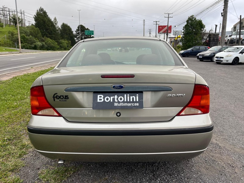 FOCUS 2.0 GLX SEDAN 16V FLEX 4P MANUAL - 2008 - FARROUPILHA