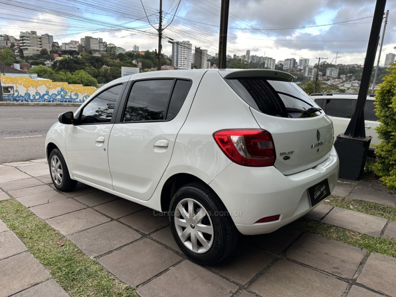 SANDERO 1.6 EXPRESSION 8V FLEX 4P MANUAL - 2017 - CAXIAS DO SUL