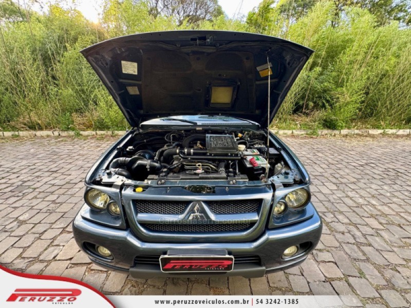 PAJERO SPORT 2.5 HPE 4X4 8V TURBO INTERCOOLER DIESEL 4P AUTOMÁTICO - 2005 - NOVA PRATA