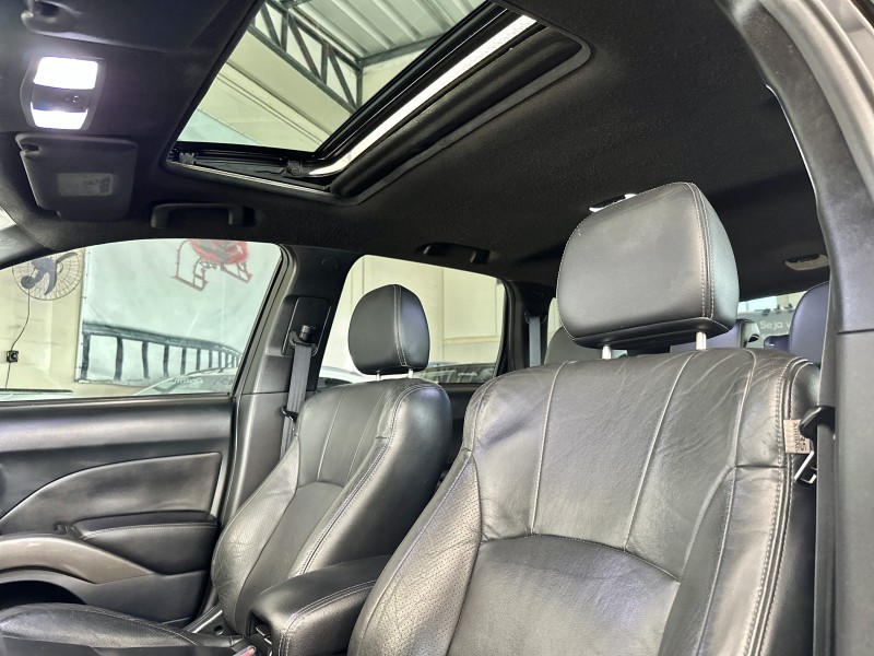 OUTLANDER 3.0 4X4 V6 24V GASOLINA 4P AUTOMÁTICO - 2010 - CAXIAS DO SUL