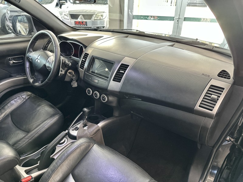 OUTLANDER 3.0 4X4 V6 24V GASOLINA 4P AUTOMÁTICO - 2010 - CAXIAS DO SUL