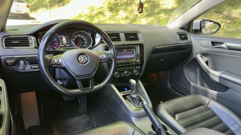 JETTA 2.0 TSI HIGHLINE 211CV GASOLINA 4P DSG - 2016 - CAXIAS DO SUL