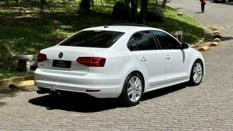 JETTA 2.0 TSI HIGHLINE 211CV GASOLINA 4P DSG - 2016 - CAXIAS DO SUL