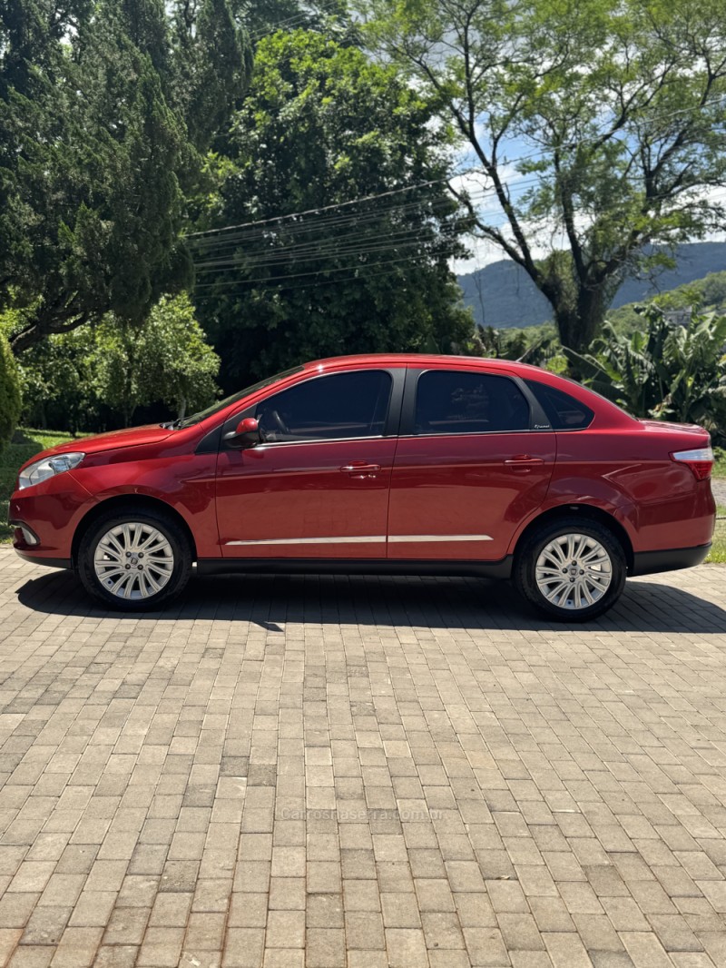 SIENA 1.6 MPI ESSENCE 16V FLEX 4P MANUAL - 2014 - ENCANTADO