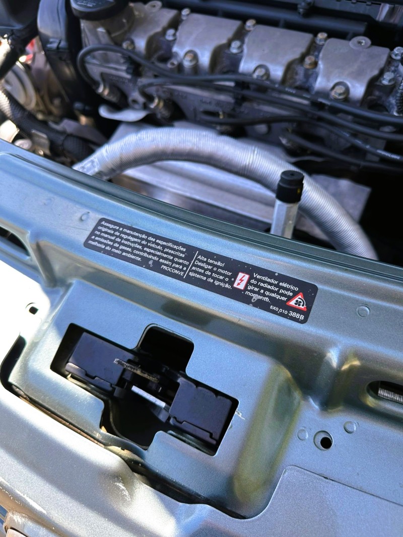 VOYAGE 1.0 MI CITY 8V FLEX 4P MANUAL - 2011 - SãO SEBASTIãO DO CAí