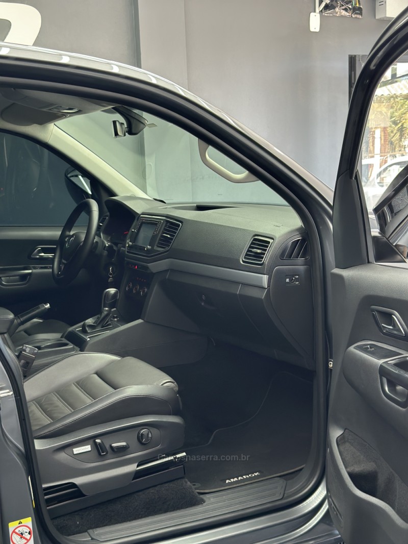 AMAROK 3.0 V6 TDI HIGHLINE CD DIESEL 4MOTION AUTOMÁTICO - 2018 - PASSO FUNDO
