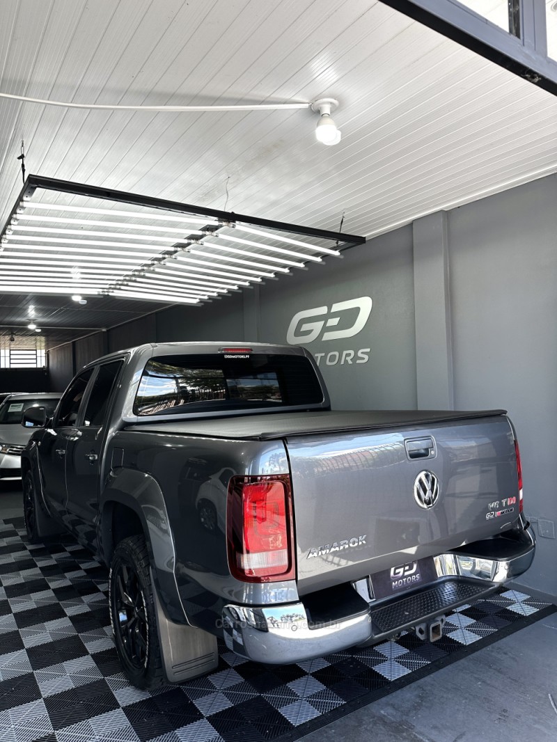 AMAROK 3.0 V6 TDI HIGHLINE CD DIESEL 4MOTION AUTOMÁTICO - 2018 - PASSO FUNDO