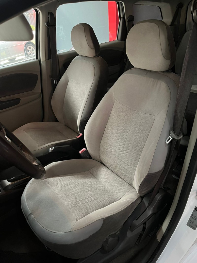 SPIN 1.8 LTZ 8V FLEX 4P MANUAL - 2014 - SãO LEOPOLDO