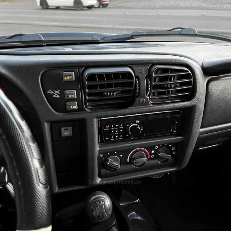 S10 2.8 EXECUTIVE 4X4 CD 12V TURBO INTERCOOLER DIESEL 4P MANUAL - 2004 - VACARIA