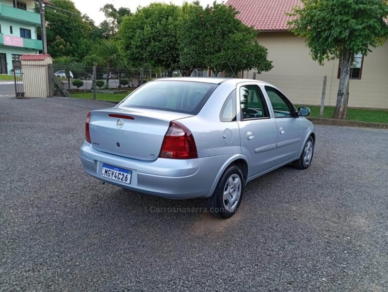 CORSA 1.4 MPFI PREMIUM 8V FLEX 4P MANUAL - 2011 - PICADA CAFé