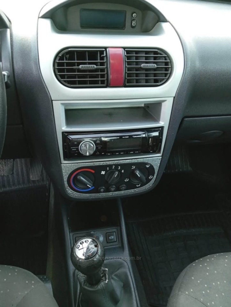 CORSA 1.4 MPFI PREMIUM 8V FLEX 4P MANUAL - 2011 - PICADA CAFé
