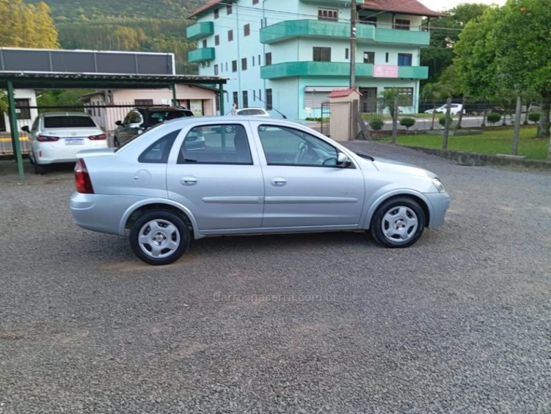 CORSA 1.4 MPFI PREMIUM 8V FLEX 4P MANUAL - 2011 - PICADA CAFé