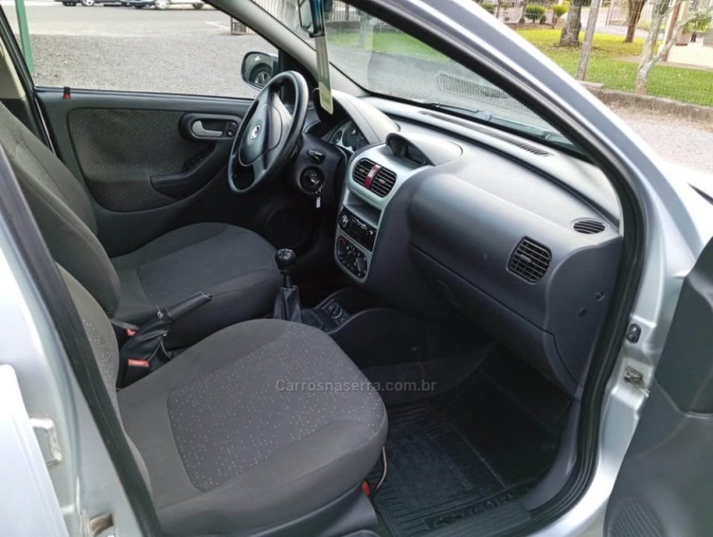 CORSA 1.4 MPFI PREMIUM 8V FLEX 4P MANUAL - 2011 - PICADA CAFé