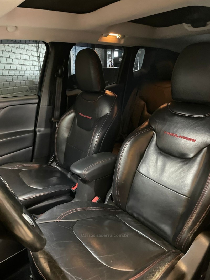 RENEGADE 2.0 16V TURBO DIESEL TRAILHAWK 4P 4X4 AUTOMÁTICO - 2016 - NOVO HAMBURGO