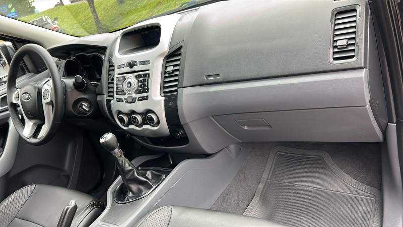 RANGER 2.5 XLT 4X2 CD 16V FLEX 4P MANUAL - 2015 - FARROUPILHA