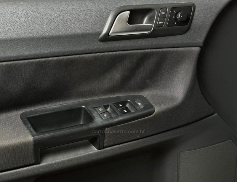 POLO 1.6 MI 8V FLEX 4P MANUAL - 2012 - MUçUM