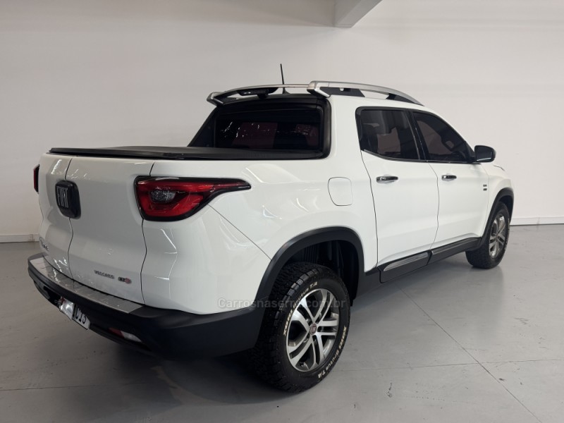 TORO 2.0 16V TURBO DIESEL VOLCANO AT9 4X4 AUTOMÁTICO - 2017 - CAXIAS DO SUL