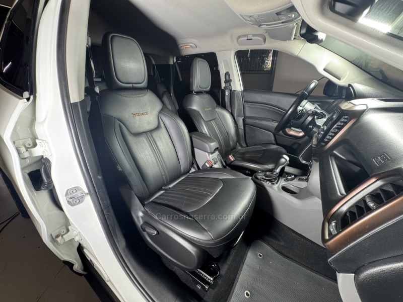 TORO 2.0 16V TURBO DIESEL VOLCANO AT9 4X4 AUTOMÁTICO - 2017 - CAXIAS DO SUL