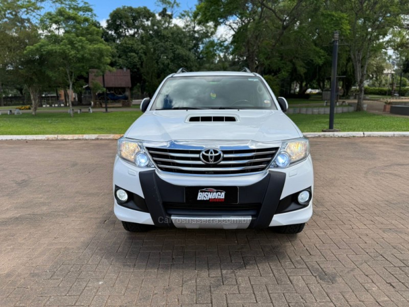 HILUX SW4 3.0 SRV 4X4 16V TURBO INTERCOOLER DIESEL 4P AUTOMÁTICO - 2014 - BROCHIER