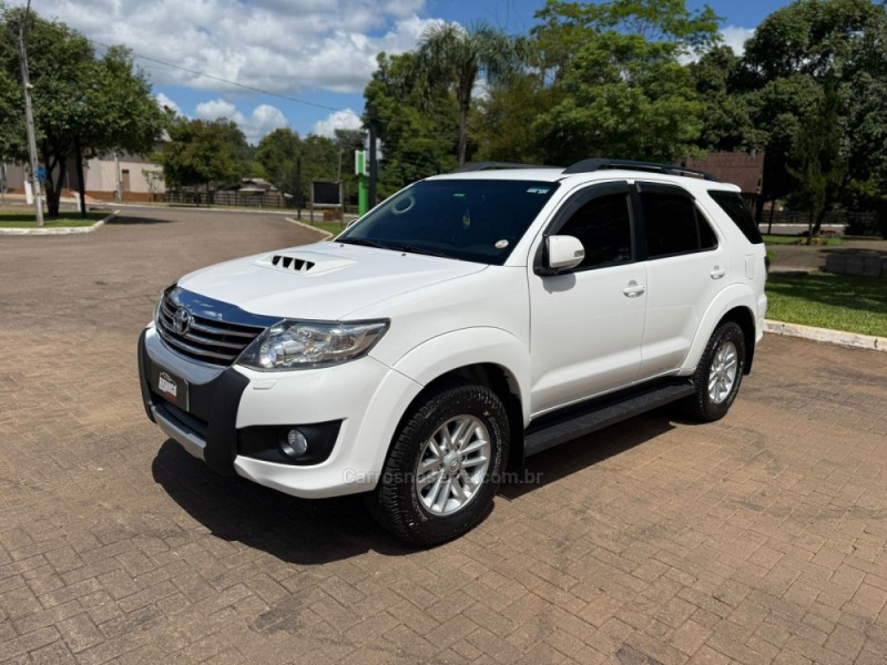 hilux sw4 3.0 srv 4x4 16v turbo intercooler diesel 4p automatico 2014 brochier