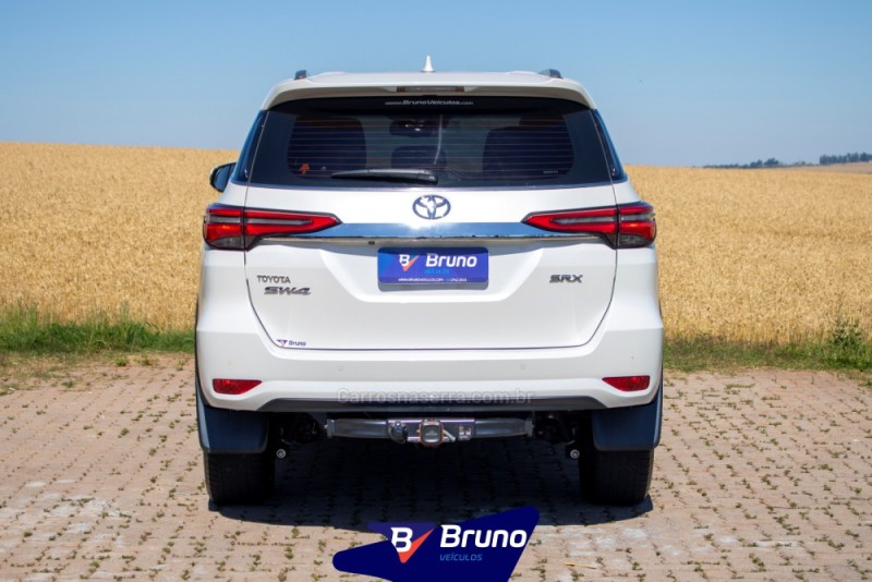 HILUX SW4 2.8 SRX 4X4 7 LUGARES 16V TURBO INTERCOOLER DIESEL 4P AUTOMÁTICO - 2021 - PALMEIRA DAS MISSõES