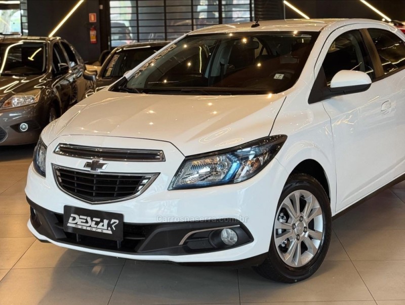 ONIX 1.4 MPFI LTZ 8V FLEX 4P MANUAL - 2014 - NOVO HAMBURGO