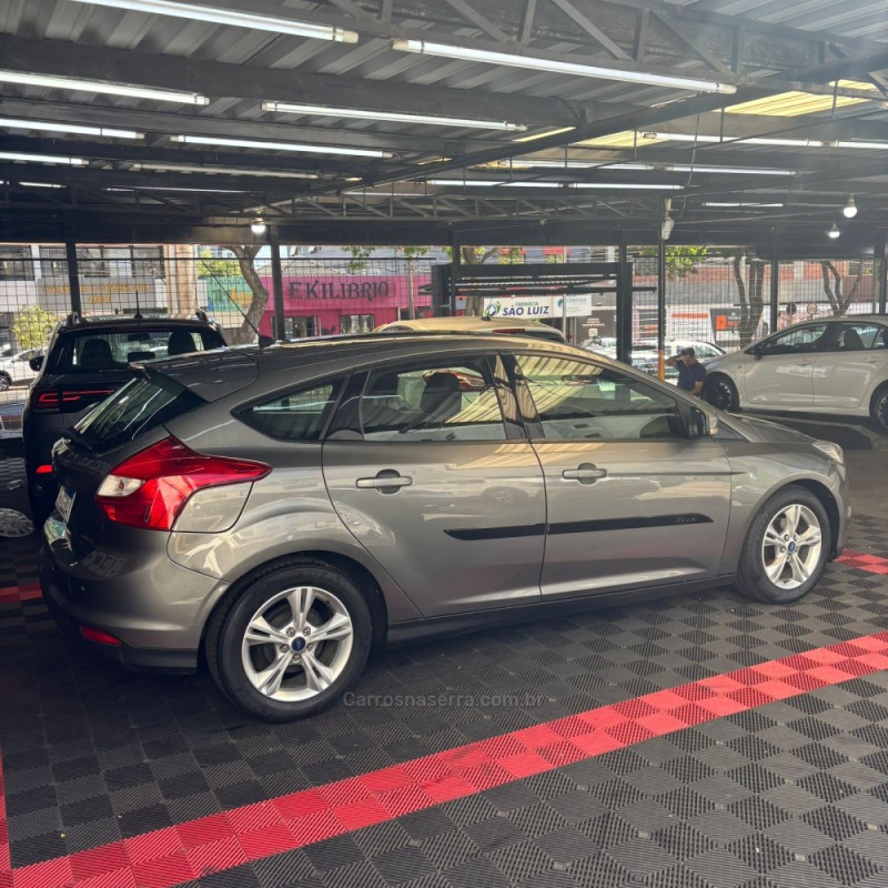 FOCUS 1.6 S HATCH 16V FLEX 4P AUTOMÁTICO - 2014 - PASSO FUNDO