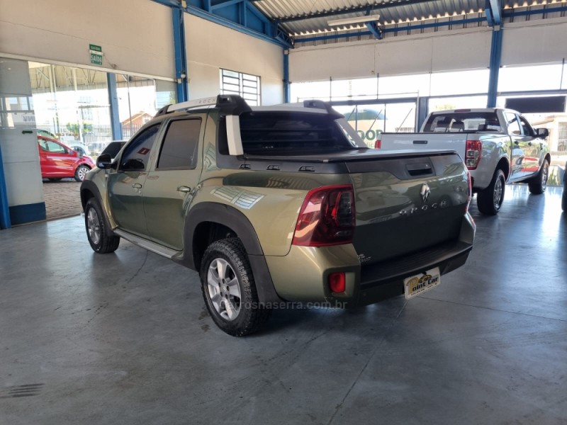 DUSTER OROCH 1.6 16V FLEX DYNAMIQUE 4P MANUAL - 2017 - VACARIA