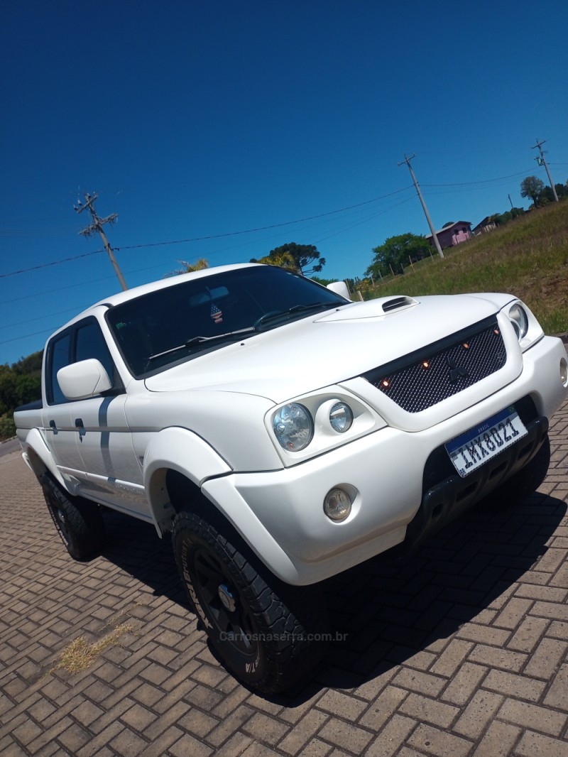 l200 2.5 gls 4x4 cd 8v diesel 4p manual  2007 caxias do sul