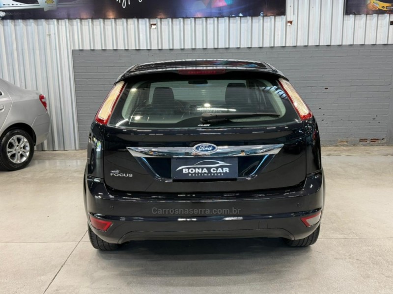 FOCUS 1.6 GLX 8V FLEX 4P MANUAL - 2011 - CAXIAS DO SUL