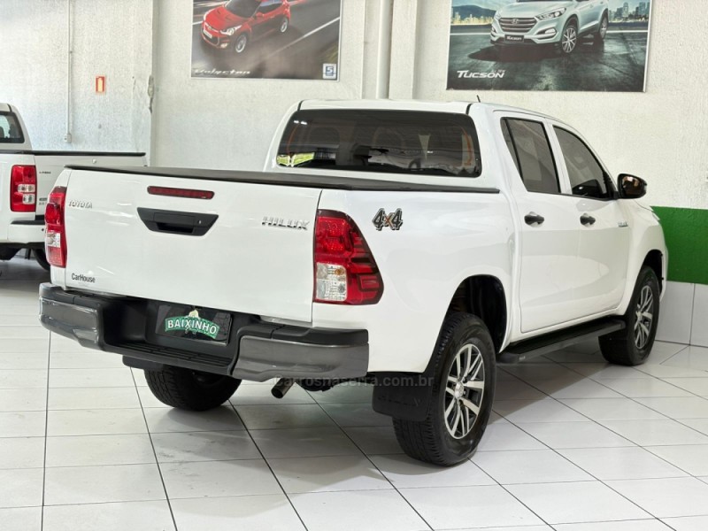 HILUX 2.8 4X4 D-4D CD TURBO 16V DIESEL 4P AUTOMÁTICO - 2024 - SAPUCAIA DO SUL