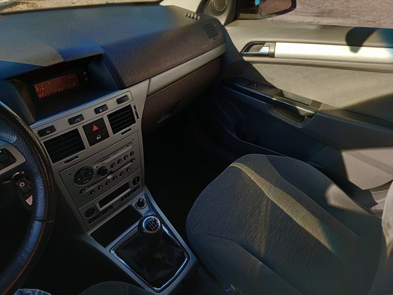 VECTRA 2.0 MPFI ELEGANCE 8V FLEX 4P MANUAL - 2011 - FLORES DA CUNHA