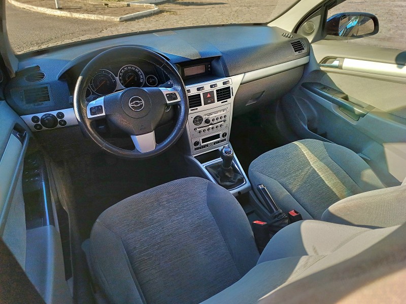 VECTRA 2.0 MPFI ELEGANCE 8V FLEX 4P MANUAL - 2011 - FLORES DA CUNHA