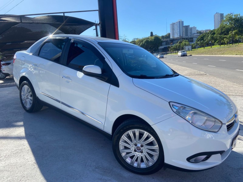 grand siena 1.6 mpi essence 16v flex 4p manual 2014 caxias do sul