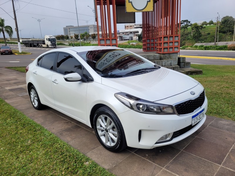 CERATO 1.6 SX 16V FLEX 4P MANUAL - 2019 - CARLOS BARBOSA