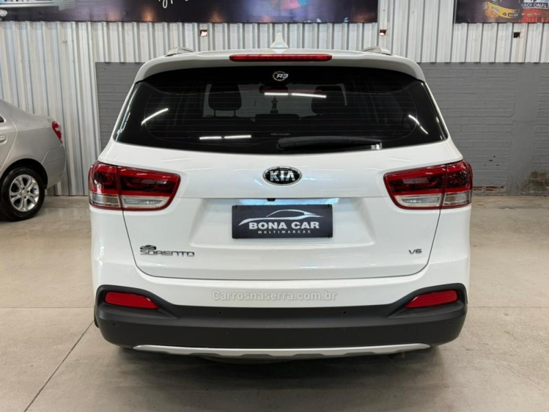SORENTO 3.3 EX V6 24V GASOLINA 4P 7 LUGARES AUTOMATICO - 2016 - CAXIAS DO SUL