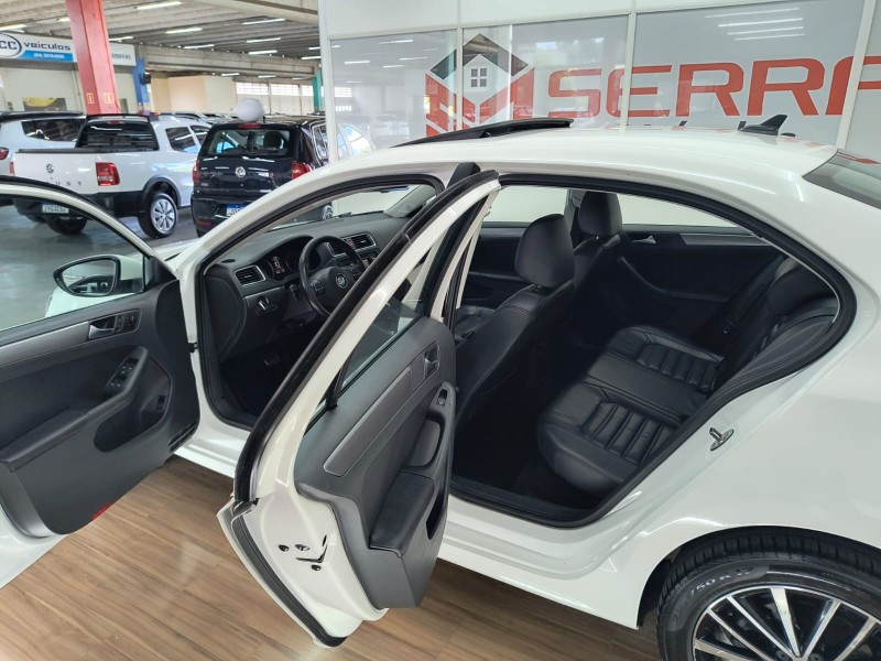 JETTA 2.0 TSI HIGHLINE 200CV GASOLINA 4P TIPTRONIC - 2012 - CAXIAS DO SUL