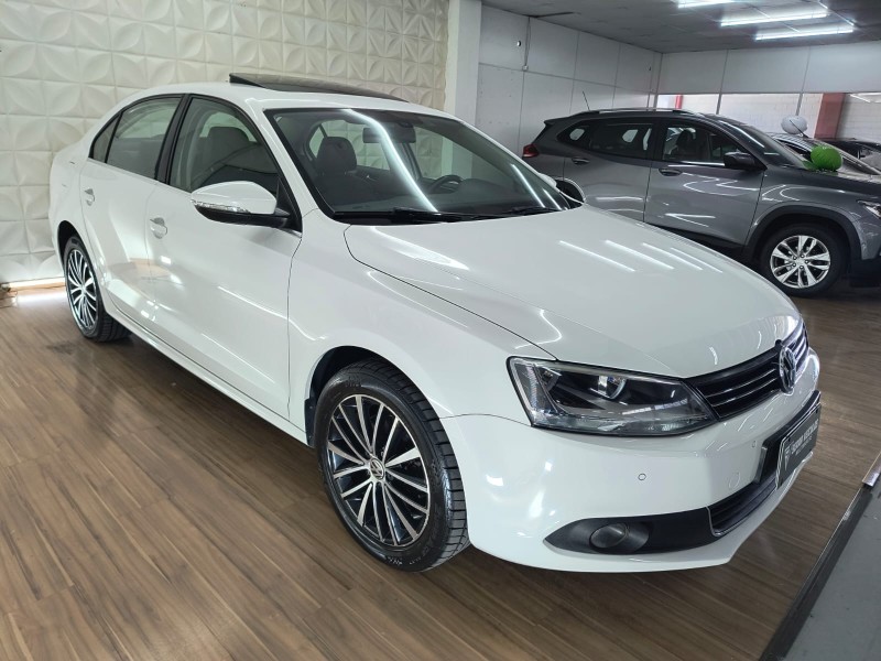 JETTA 2.0 TSI HIGHLINE 200CV GASOLINA 4P TIPTRONIC - 2012 - CAXIAS DO SUL