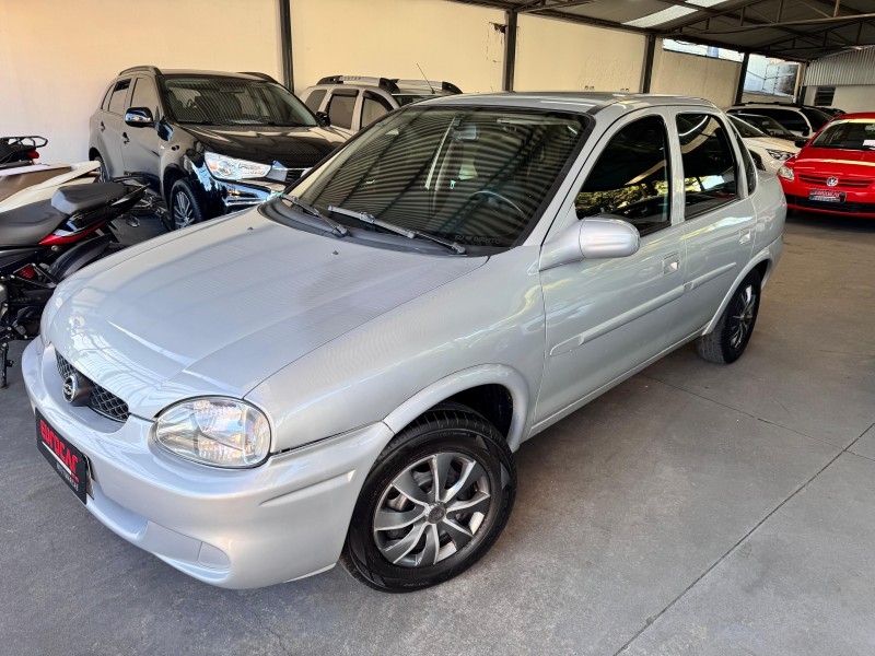 CHEVROLET - CORSA - 2000/2001 - Prata - R$ 16.900,00