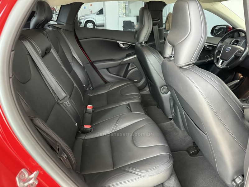 V40 2.0 T4 COMFORT TURBO GASOLINA 4P AUTOMÁTICO - 2015 - BENTO GONçALVES