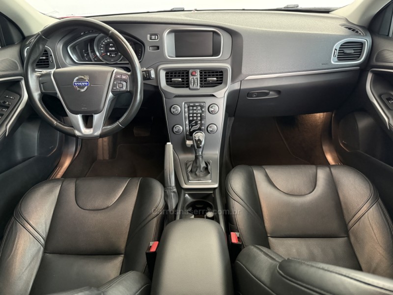 V40 2.0 T4 COMFORT TURBO GASOLINA 4P AUTOMÁTICO - 2015 - BENTO GONçALVES