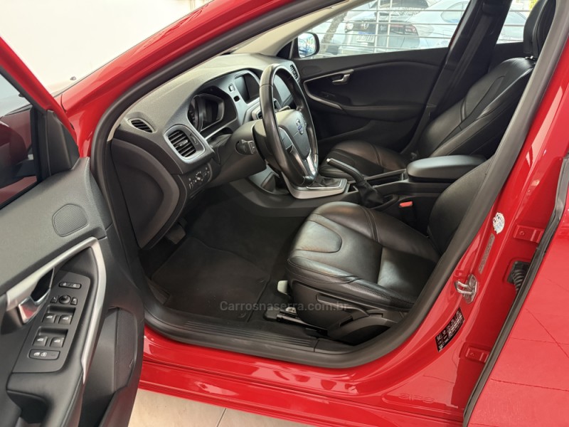 V40 2.0 T4 COMFORT TURBO GASOLINA 4P AUTOMÁTICO - 2015 - BENTO GONçALVES
