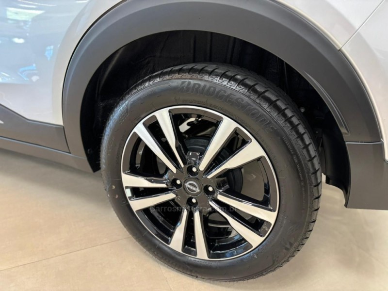 KICKS 1.6 ADVANCE 16V PLUS CVT FLEX 4P AUTOMÁTICO - 2025 - CARLOS BARBOSA