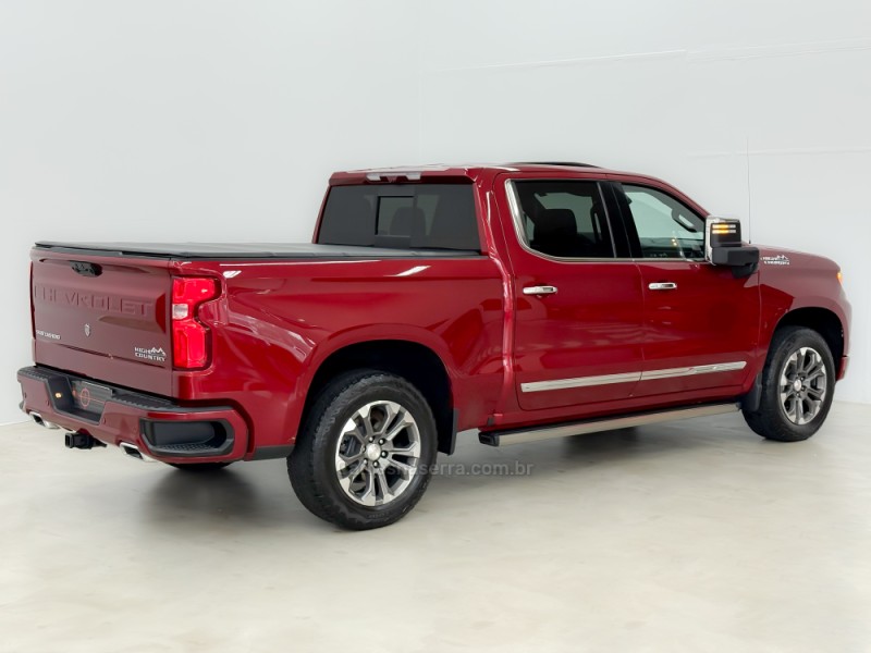 SILVERADO 5.3 1500 HIGH 4X4 COUNTRY GASOLINA 4X4 AUTOMÁTICO - 2024 - CAXIAS DO SUL