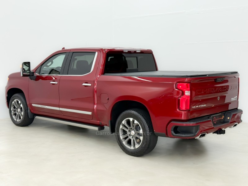 SILVERADO 5.3 1500 HIGH 4X4 COUNTRY GASOLINA 4X4 AUTOMÁTICO - 2024 - CAXIAS DO SUL