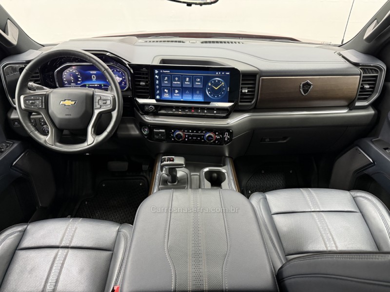 SILVERADO 5.3 1500 HIGH 4X4 COUNTRY GASOLINA 4X4 AUTOMÁTICO - 2024 - CAXIAS DO SUL